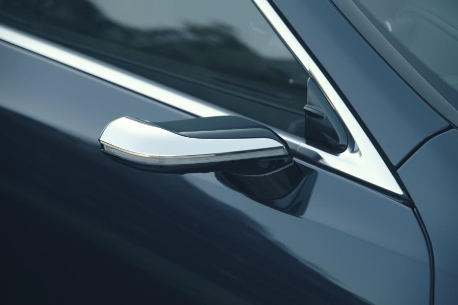 Детали экстерьера Lexus ES300h with Digital Door Monitors 2020 года  (UK) (фото 36 из 40)